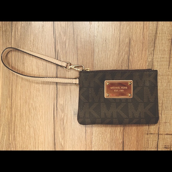 Michael Kors Wristlet - Picture 2 of 2
